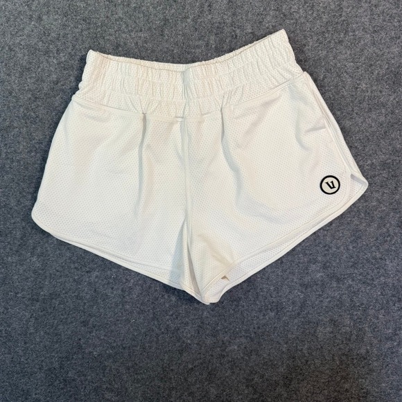 Vuori Pants - Vuori Womens White Micro Mesh Athletic Shorts Elastic Waist Logo Size S Active